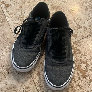 Vans deluxe comfort gray sneakers.